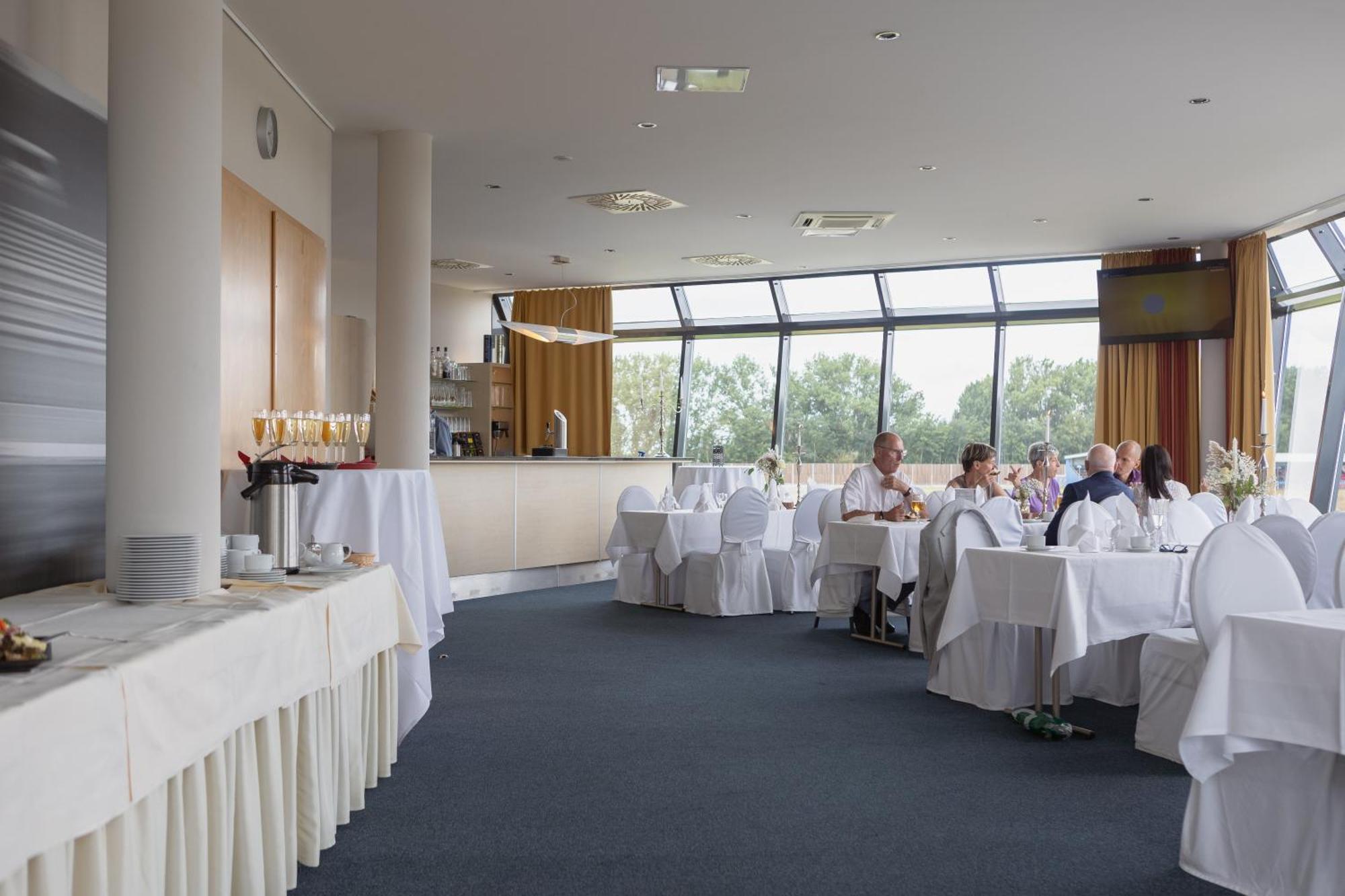 Hotel Motorsport Arena Oschersleben Εξωτερικό φωτογραφία